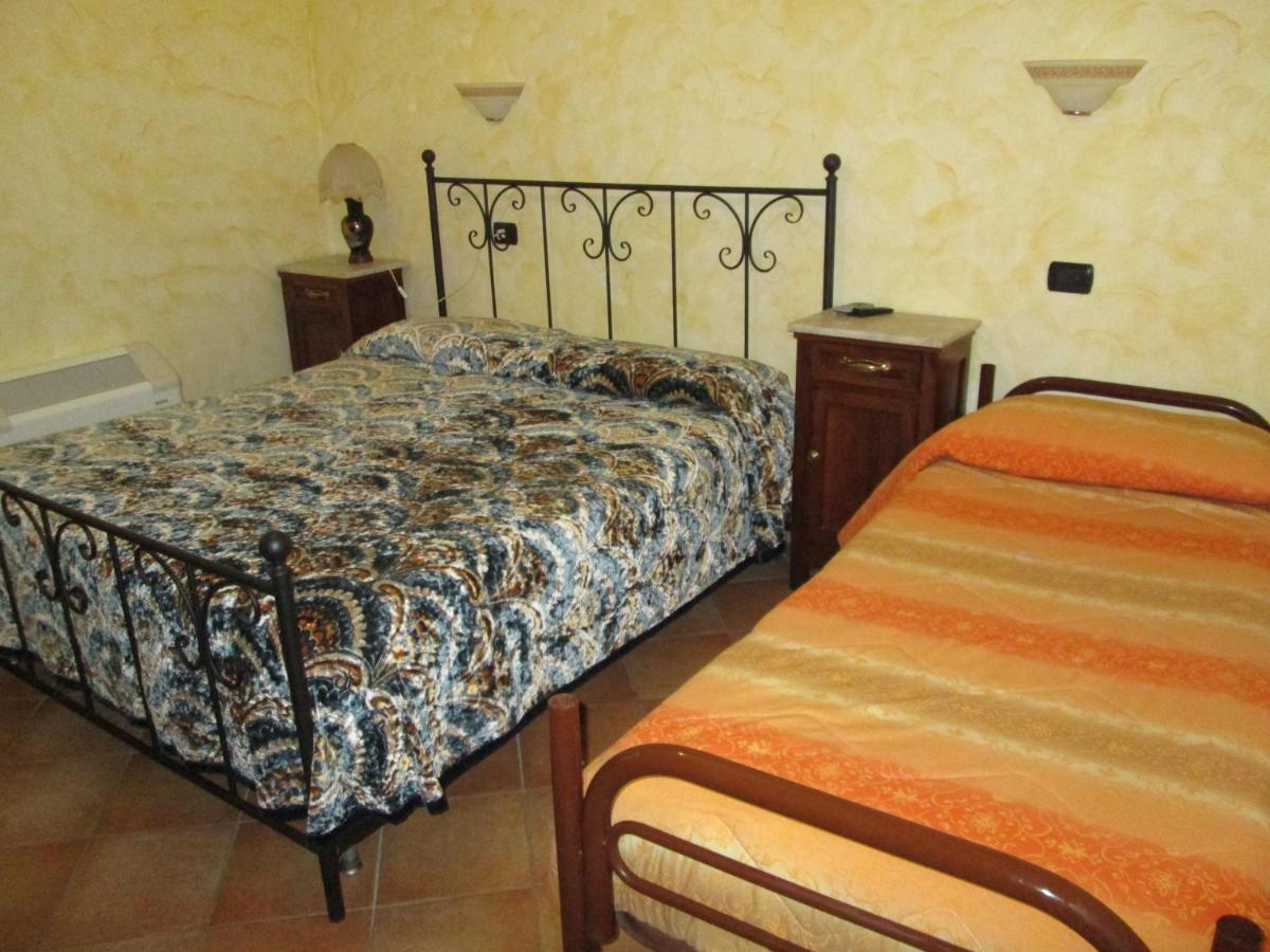 Campli Agriturismo Il Vecchio Carro מראה חיצוני תמונה