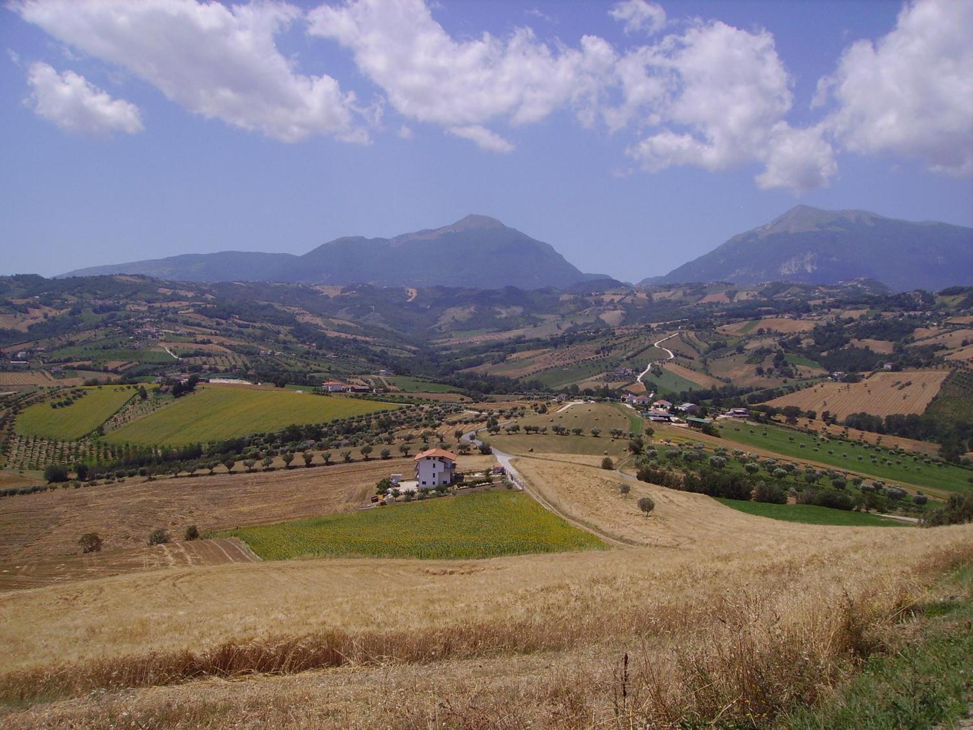 Campli Agriturismo Il Vecchio Carro מראה חיצוני תמונה