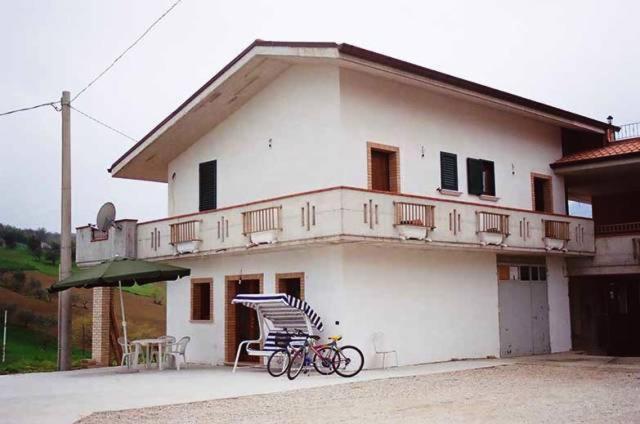 Campli Agriturismo Il Vecchio Carro מראה חיצוני תמונה
