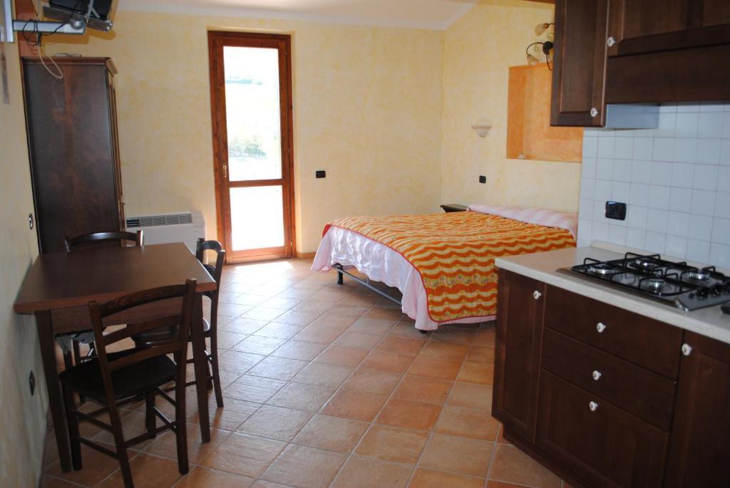 Campli Agriturismo Il Vecchio Carro חדר תמונה